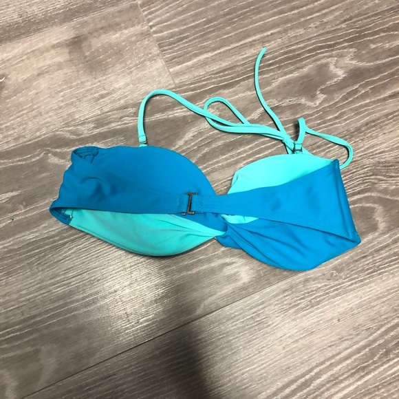 Hollister Blue and Mint bikini (top and bottom) - Picture 3 of 7